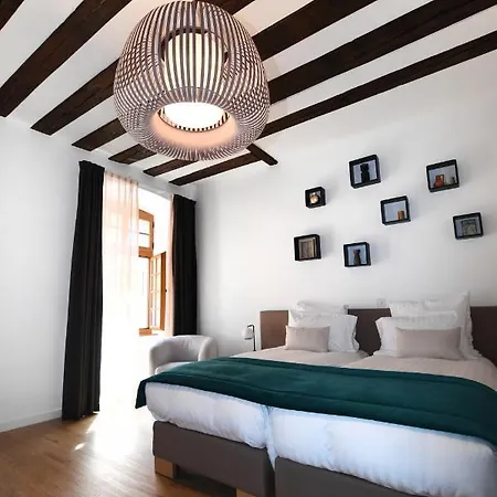 De D'ollon Hotell