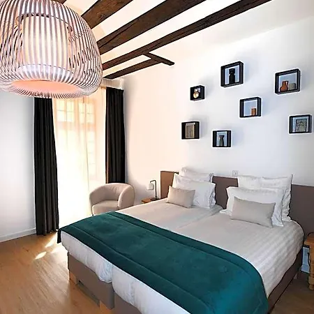 Hotel De D'ollon