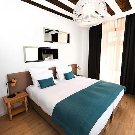 De D'ollon Hotel *