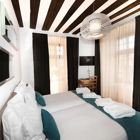 Hotel De D'ollon *